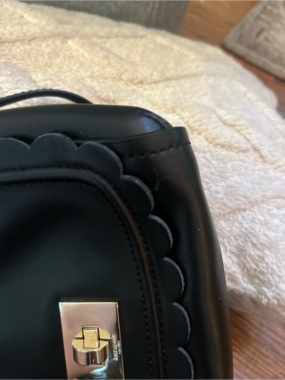 Kate Spade New York Scallop Leather Crossbody Bag Black - Picture 7 of 11